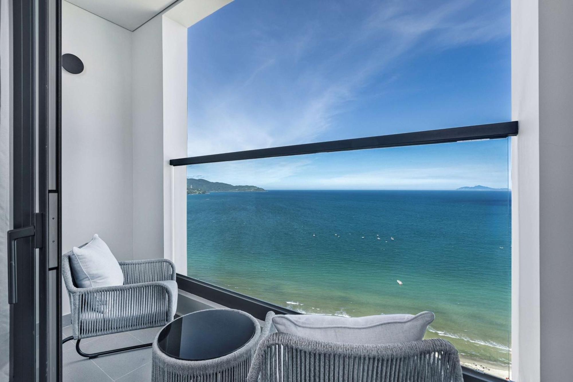 Готель Radisson Red Danang Екстер'єр фото