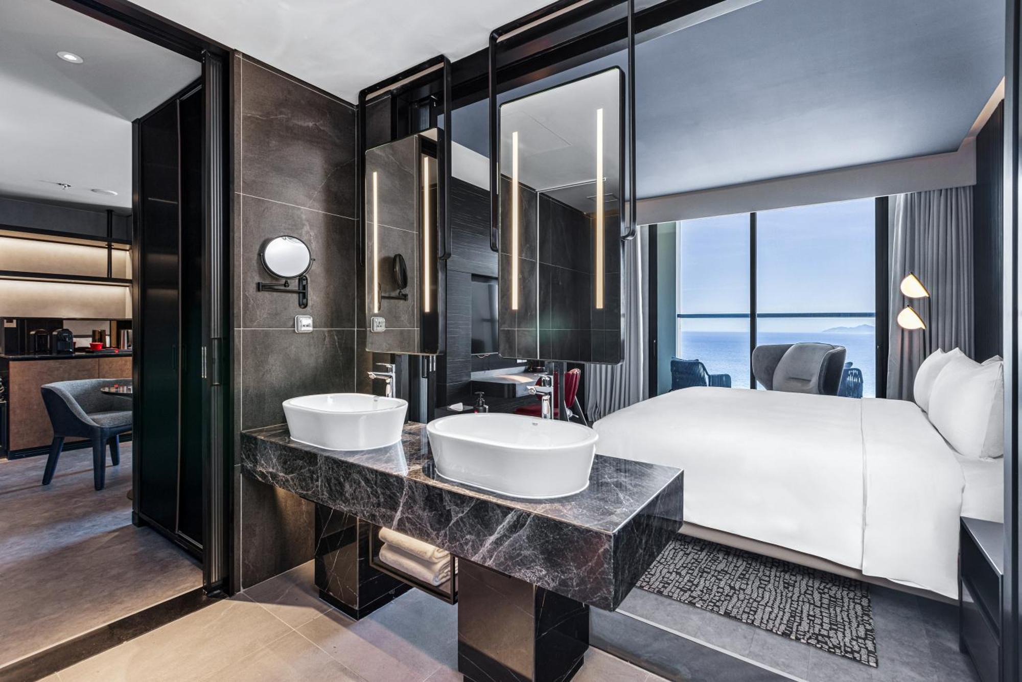 Готель Radisson Red Danang Екстер'єр фото