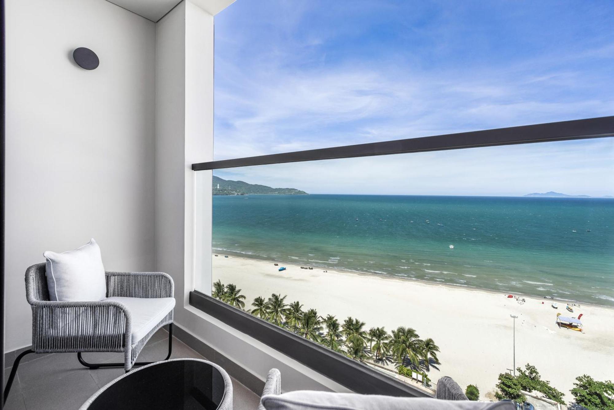 Готель Radisson Red Danang Екстер'єр фото